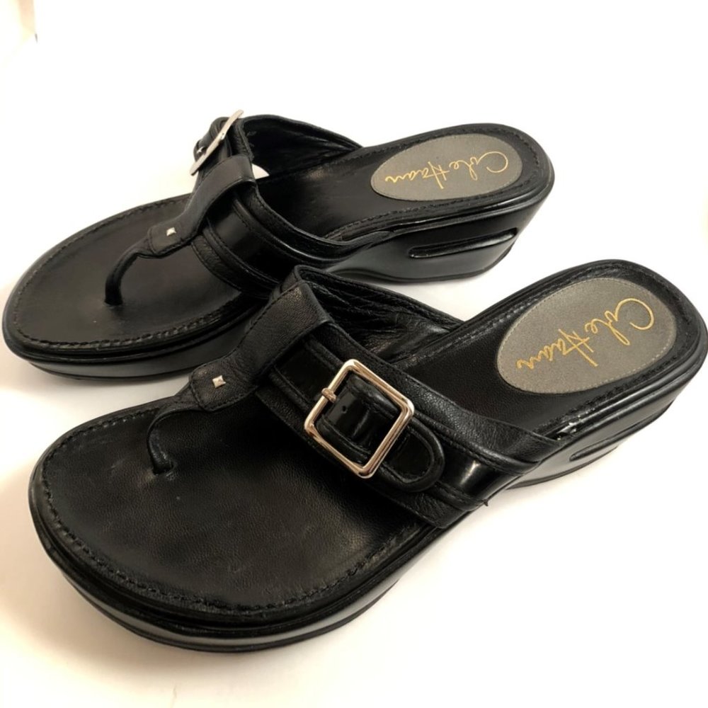 COLE HAAN Nike Air Black Leather Thong Wedge  6.5B
